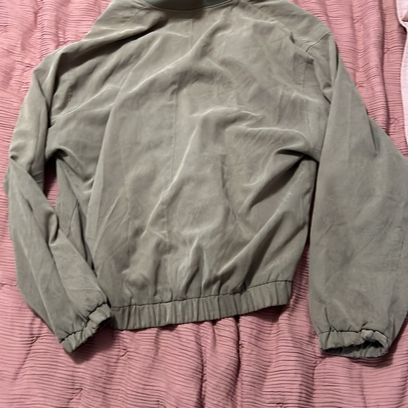 Used - Picture 3 of 3